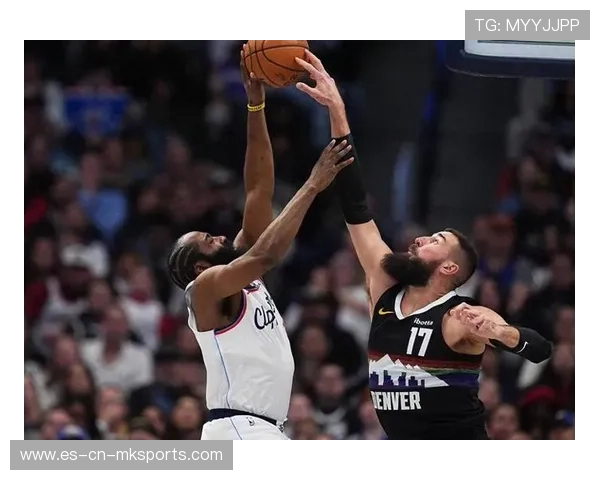 关键一投偏出，全队瘫坐在地