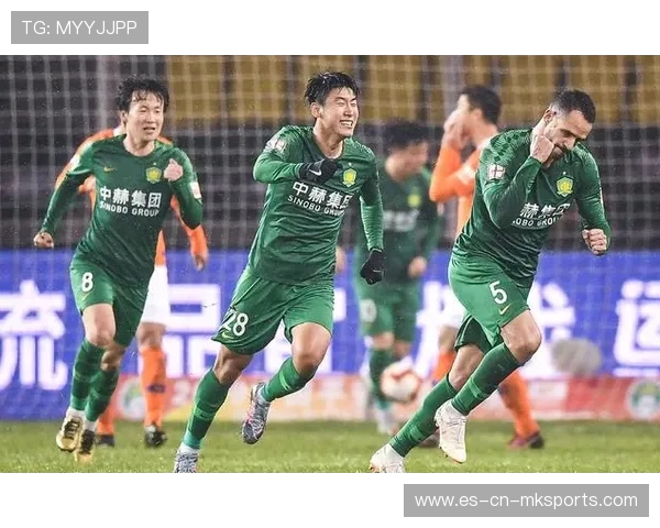 宁波队艾迪中卫稳固防线