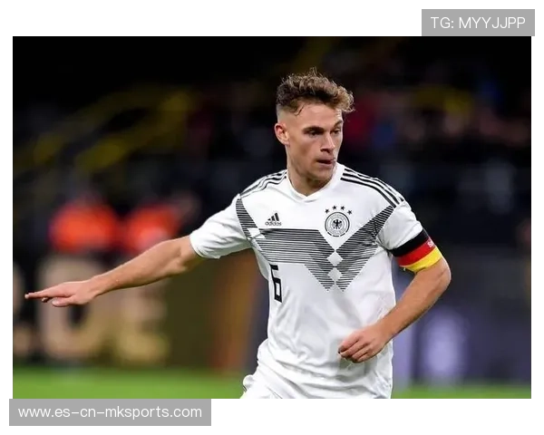 拜仁慕尼黑—基米希长传直达禁区引发混乱