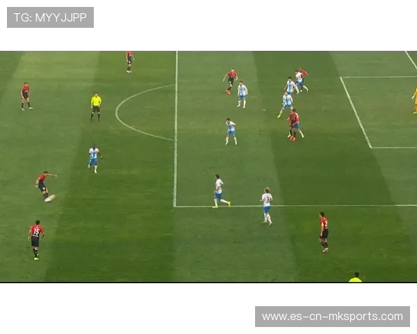 河南队周大地左脚兜射，弧线绕过门将飞入网角