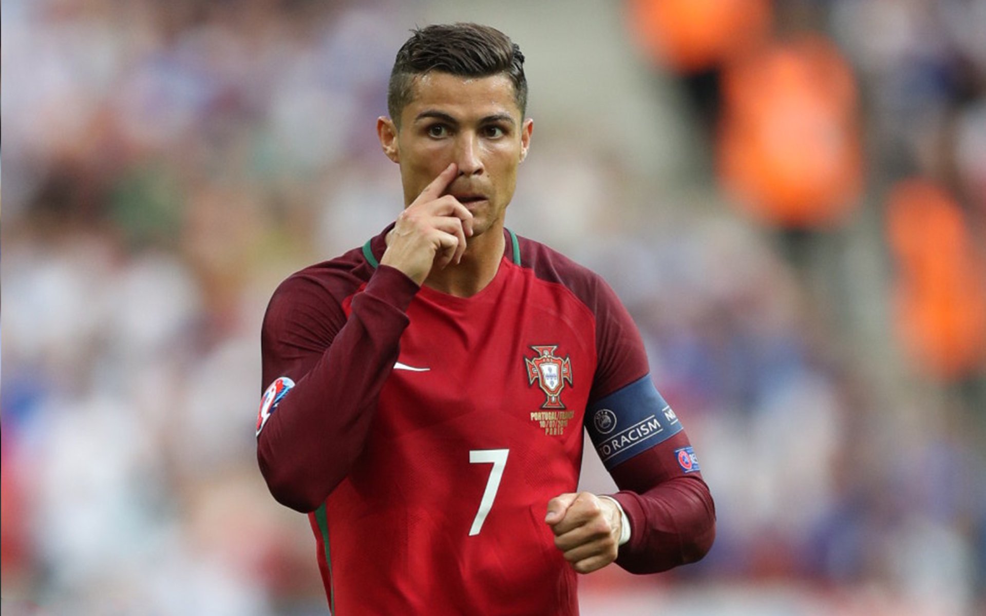 国际足球裁判引入自动偏差检测工具，判罚更加公正，足球规测