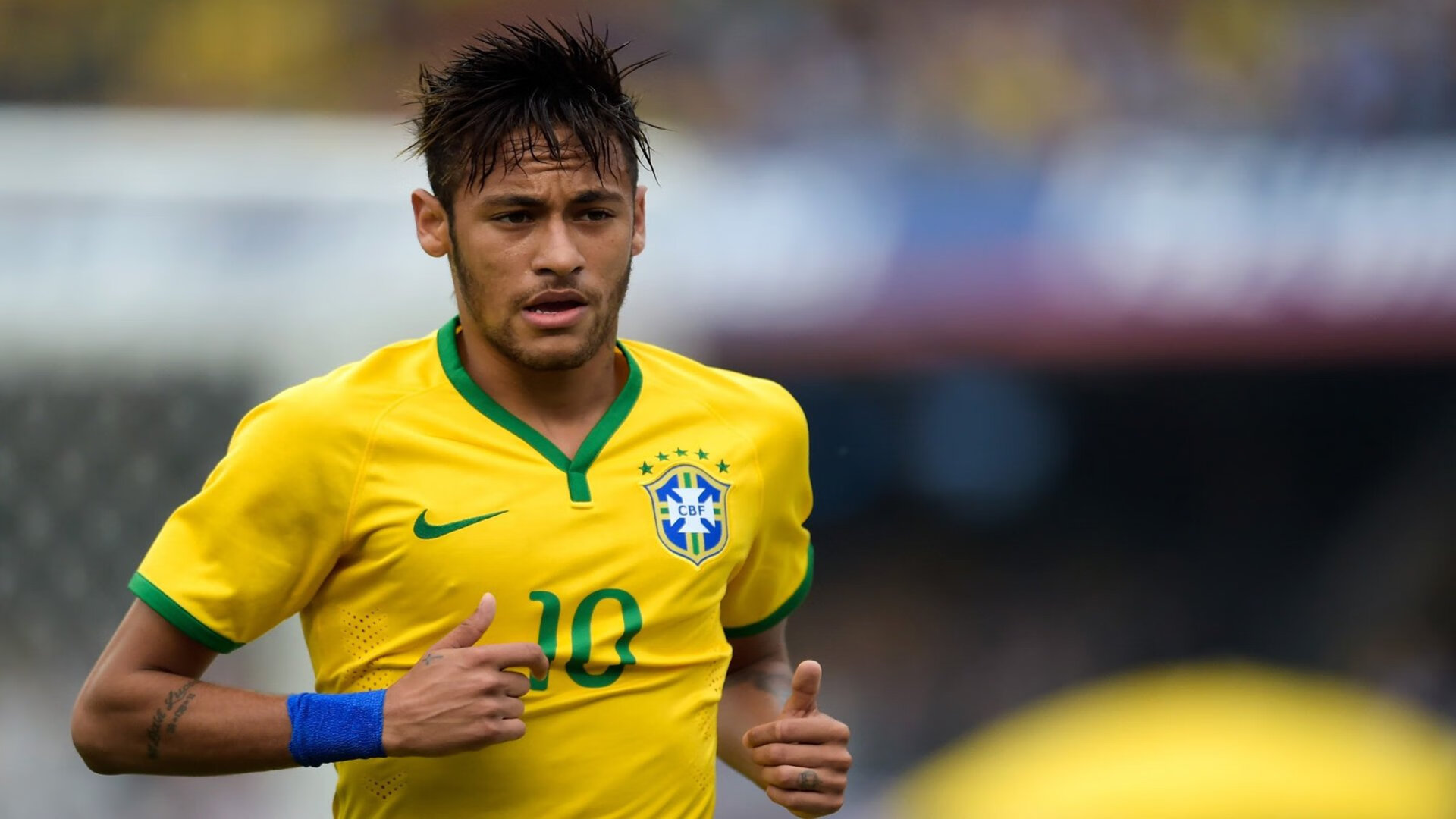 国际足球裁判引入自动偏差检测工具，判罚更加公正，足球规测