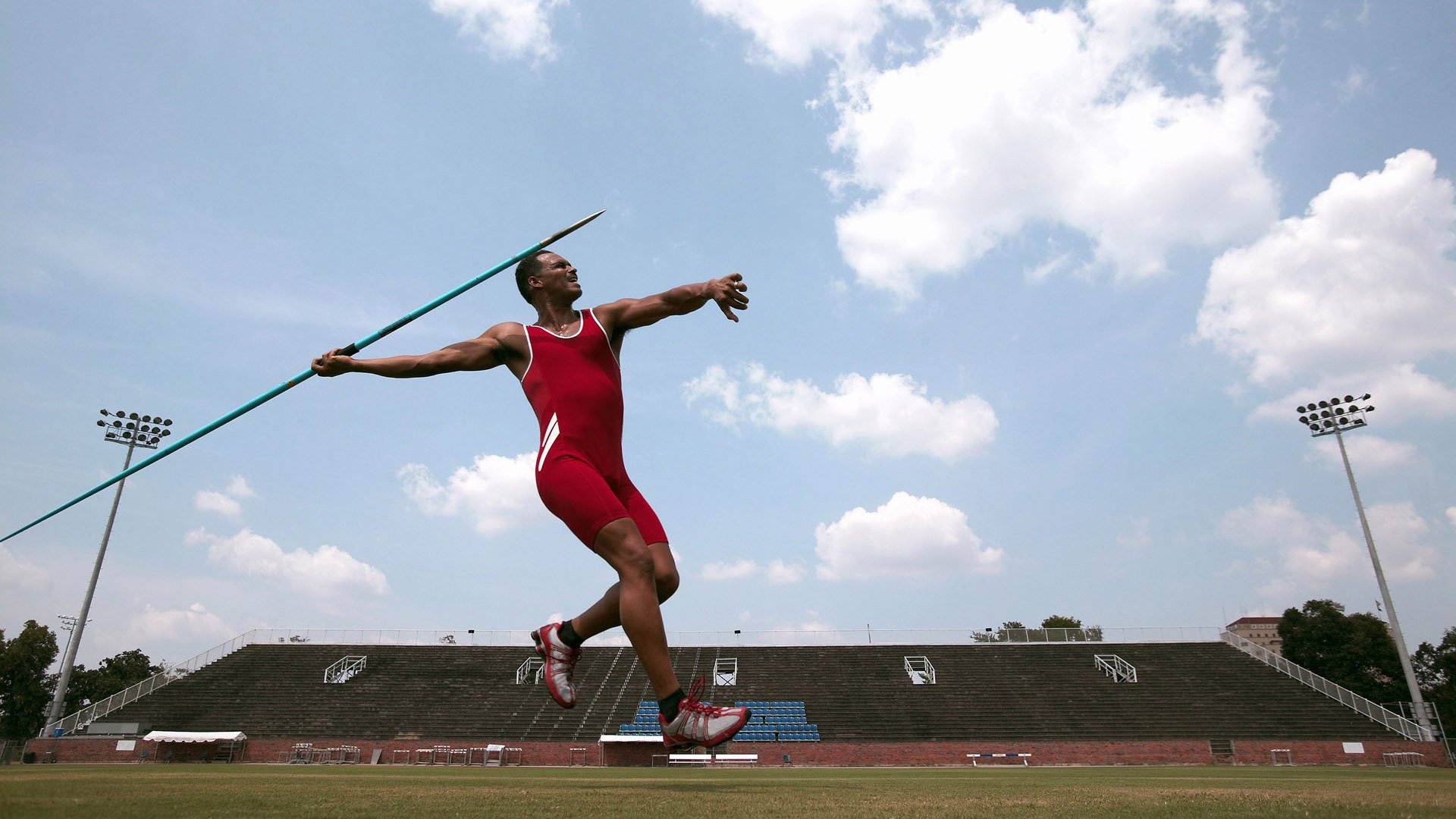 法甲青训加入语言表达测试培养组织型中场沟通力